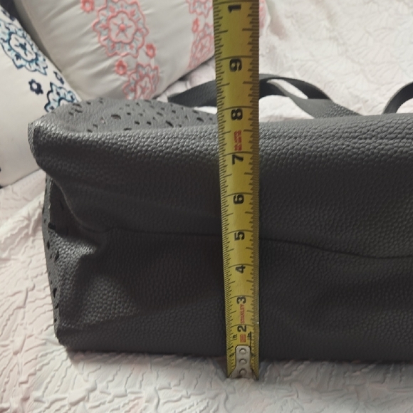 Bath & Body Works Laser Cut Grey & Metallic Rose Tote Bag - Black Friday - Picture 6 of 7